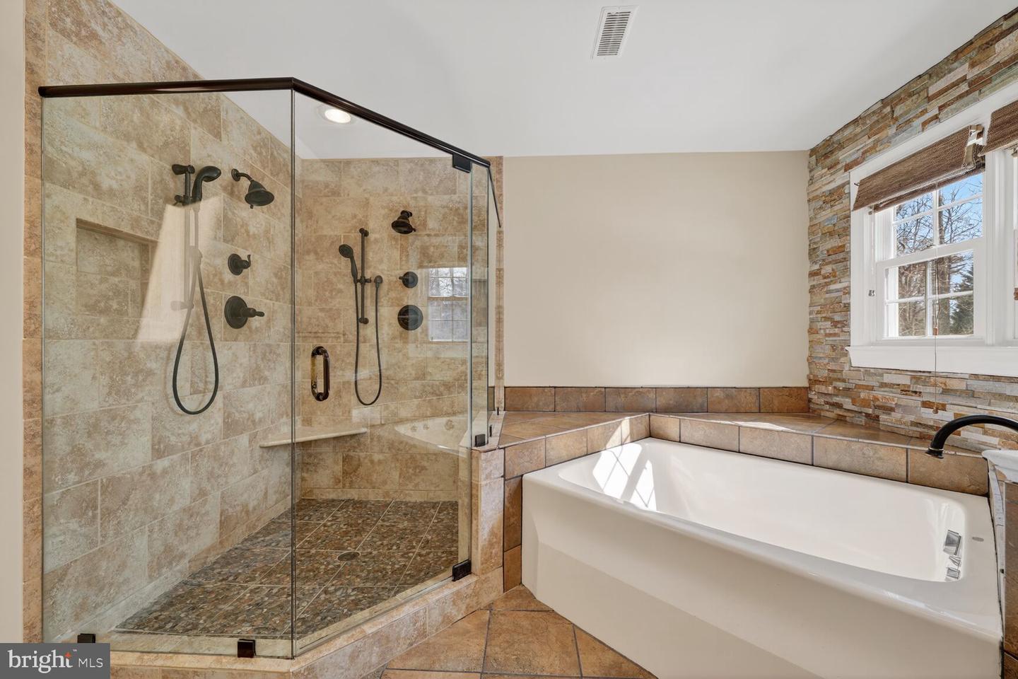 11192 LONGWOOD GROVE DR, RESTON, Virginia 20194, 4 Bedrooms Bedrooms, ,4 BathroomsBathrooms,Residential,For sale,11192 LONGWOOD GROVE DR,VAFX2286450 MLS # VAFX2286450