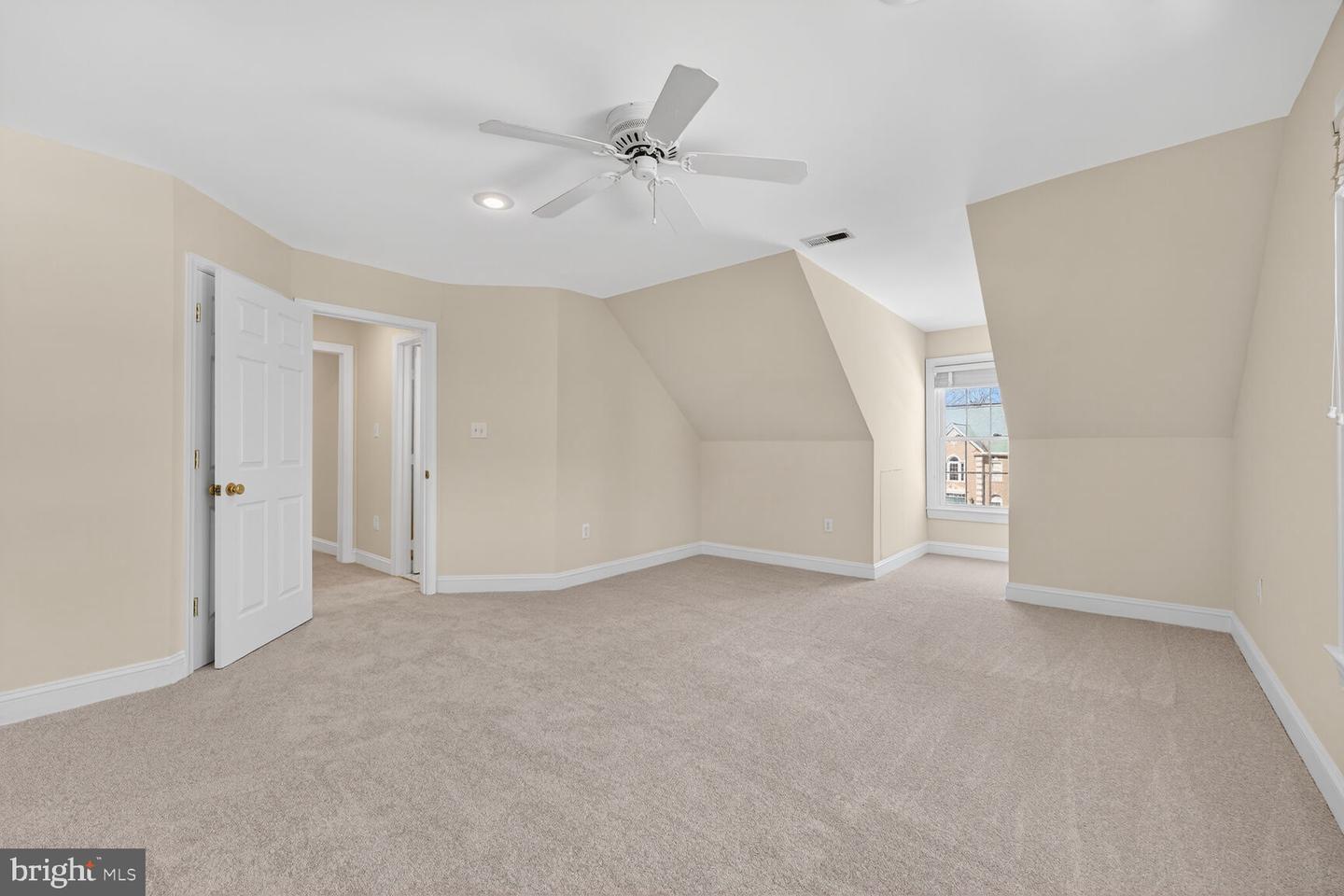 11192 LONGWOOD GROVE DR, RESTON, Virginia 20194, 4 Bedrooms Bedrooms, ,4 BathroomsBathrooms,Residential,For sale,11192 LONGWOOD GROVE DR,VAFX2286450 MLS # VAFX2286450