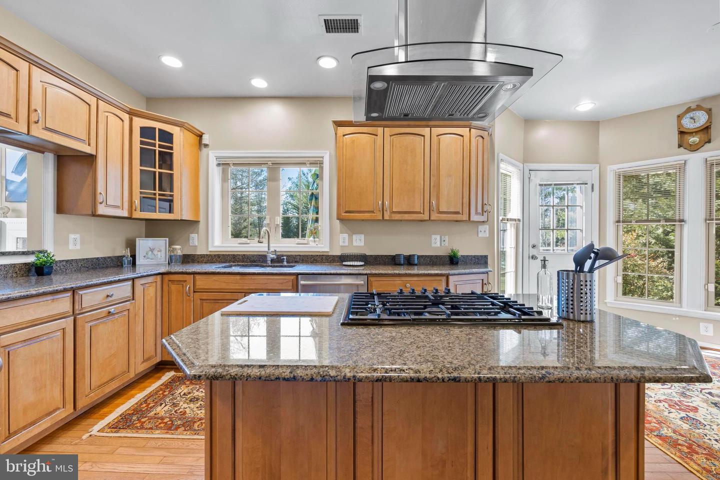 47315 VISTA CT, STERLING, Virginia 20165, 4 Bedrooms Bedrooms, ,3 BathroomsBathrooms,Residential,For sale,47315 VISTA CT,VALO2114292 MLS # VALO2114292