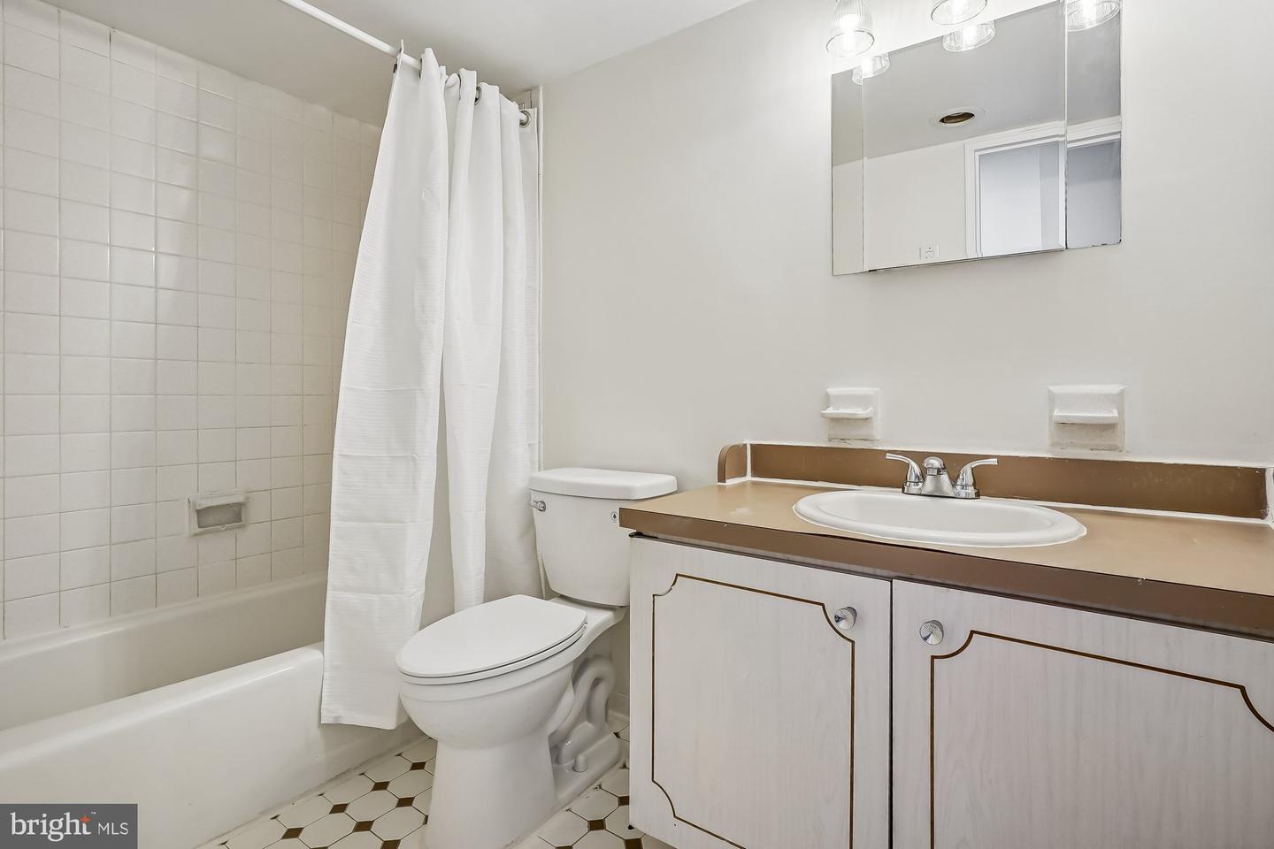 4600 S FOUR MILE RUN DR #629, ARLINGTON, Virginia 22204, ,1 BathroomBathrooms,Residential,For sale,4600 S FOUR MILE RUN DR #629,VAAR2068176 MLS # VAAR2068176