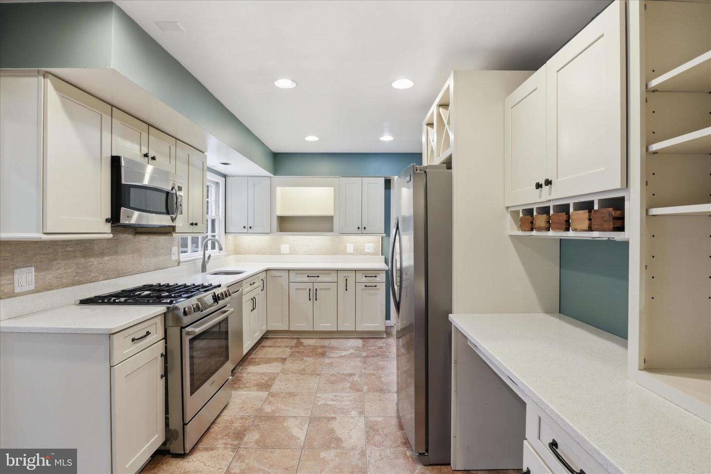 4901 RED FOX DR, ANNANDALE, Virginia 22003, 4 Bedrooms Bedrooms, 12 Rooms Rooms,Residential,For sale,4901 RED FOX DR,VAFX2288352 MLS # VAFX2288352