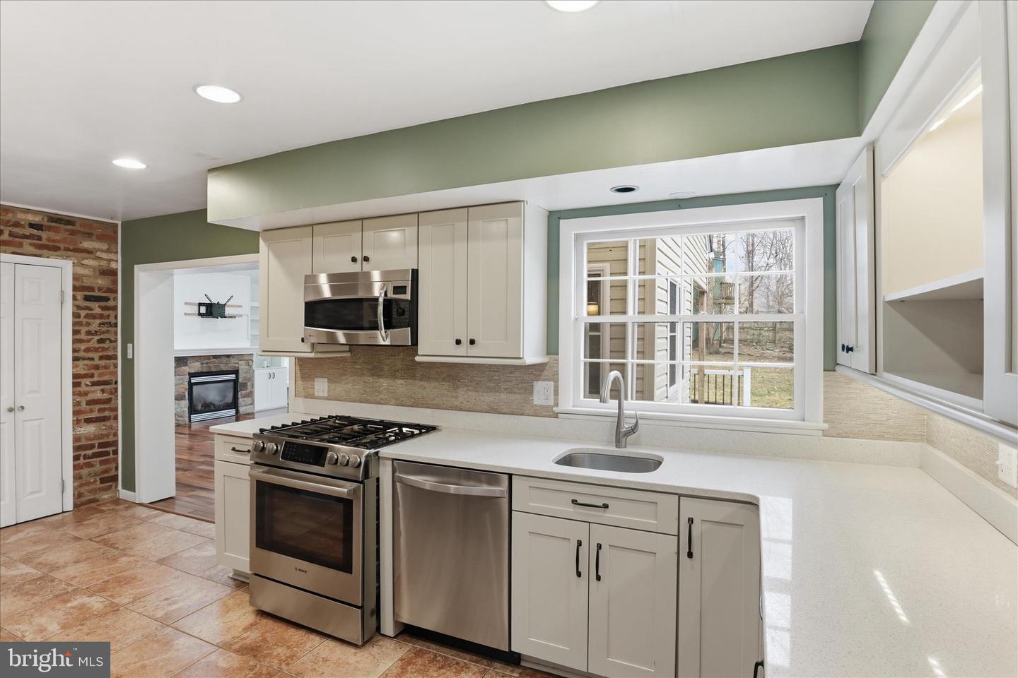 4901 RED FOX DR, ANNANDALE, Virginia 22003, 4 Bedrooms Bedrooms, 12 Rooms Rooms,Residential,For sale,4901 RED FOX DR,VAFX2288352 MLS # VAFX2288352