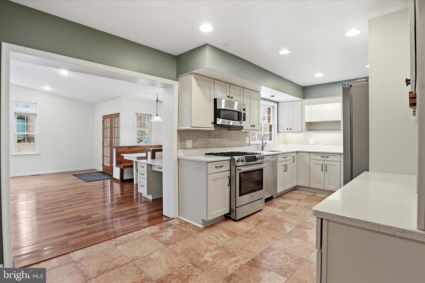 4901 RED FOX DR, ANNANDALE, Virginia 22003, 4 Bedrooms Bedrooms, 12 Rooms Rooms,Residential,For sale,4901 RED FOX DR,VAFX2288352 MLS # VAFX2288352