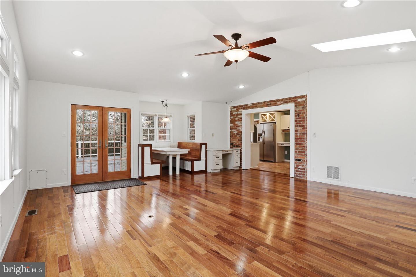 4901 RED FOX DR, ANNANDALE, Virginia 22003, 4 Bedrooms Bedrooms, 12 Rooms Rooms,Residential,For sale,4901 RED FOX DR,VAFX2288352 MLS # VAFX2288352