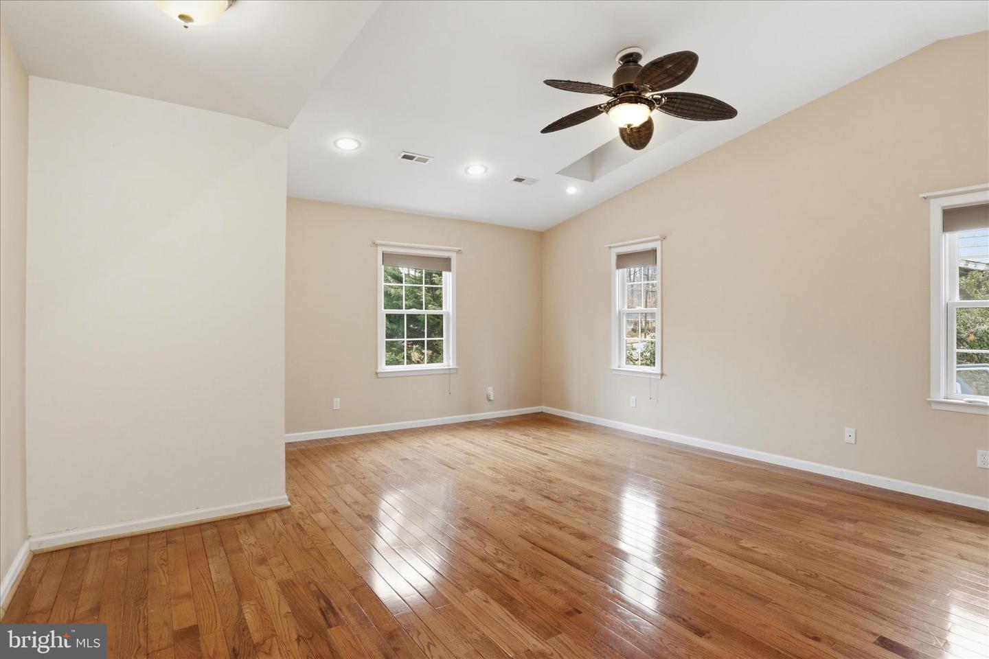 4901 RED FOX DR, ANNANDALE, Virginia 22003, 4 Bedrooms Bedrooms, 12 Rooms Rooms,Residential,For sale,4901 RED FOX DR,VAFX2288352 MLS # VAFX2288352