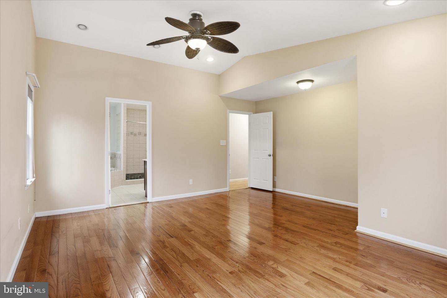 4901 RED FOX DR, ANNANDALE, Virginia 22003, 4 Bedrooms Bedrooms, 12 Rooms Rooms,Residential,For sale,4901 RED FOX DR,VAFX2288352 MLS # VAFX2288352