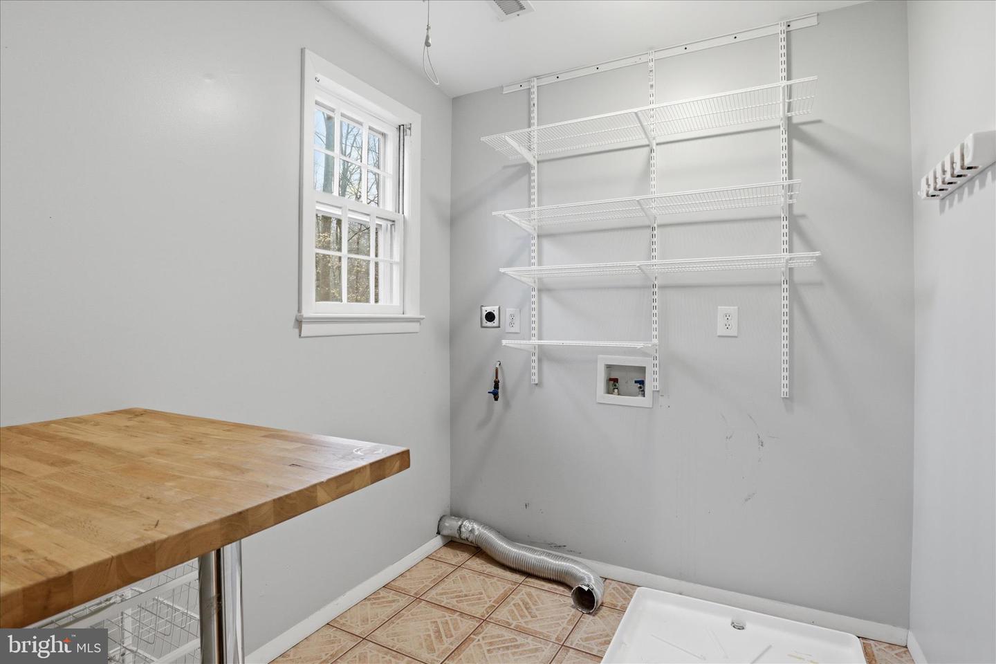 4901 RED FOX DR, ANNANDALE, Virginia 22003, 4 Bedrooms Bedrooms, 12 Rooms Rooms,Residential,For sale,4901 RED FOX DR,VAFX2288352 MLS # VAFX2288352