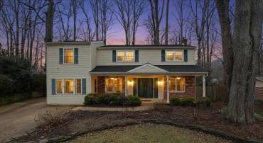 4901 RED FOX DR, ANNANDALE, Virginia 22003, 4 Bedrooms Bedrooms, 12 Rooms Rooms,Residential,For sale,4901 RED FOX DR,VAFX2288352 MLS # VAFX2288352