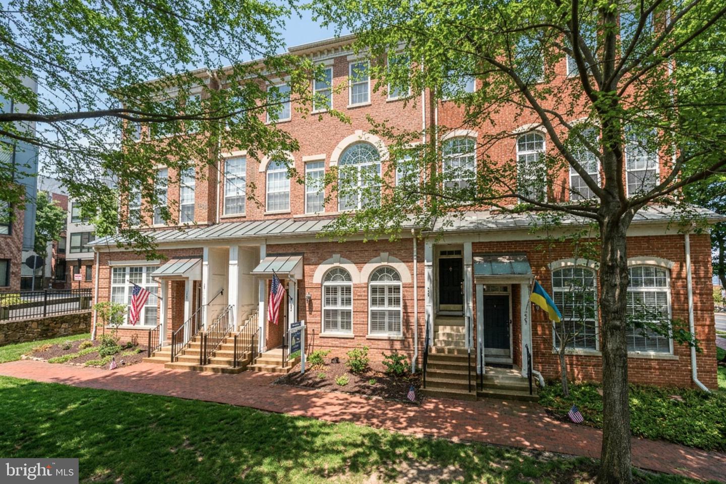 527 CAMERON STATION BLVD, ALEXANDRIA, Virginia 22304, 2 Bedrooms Bedrooms, ,2 BathroomsBathrooms,Residential,For sale,527 CAMERON STATION BLVD,VAAX2053826 MLS # VAAX2053826