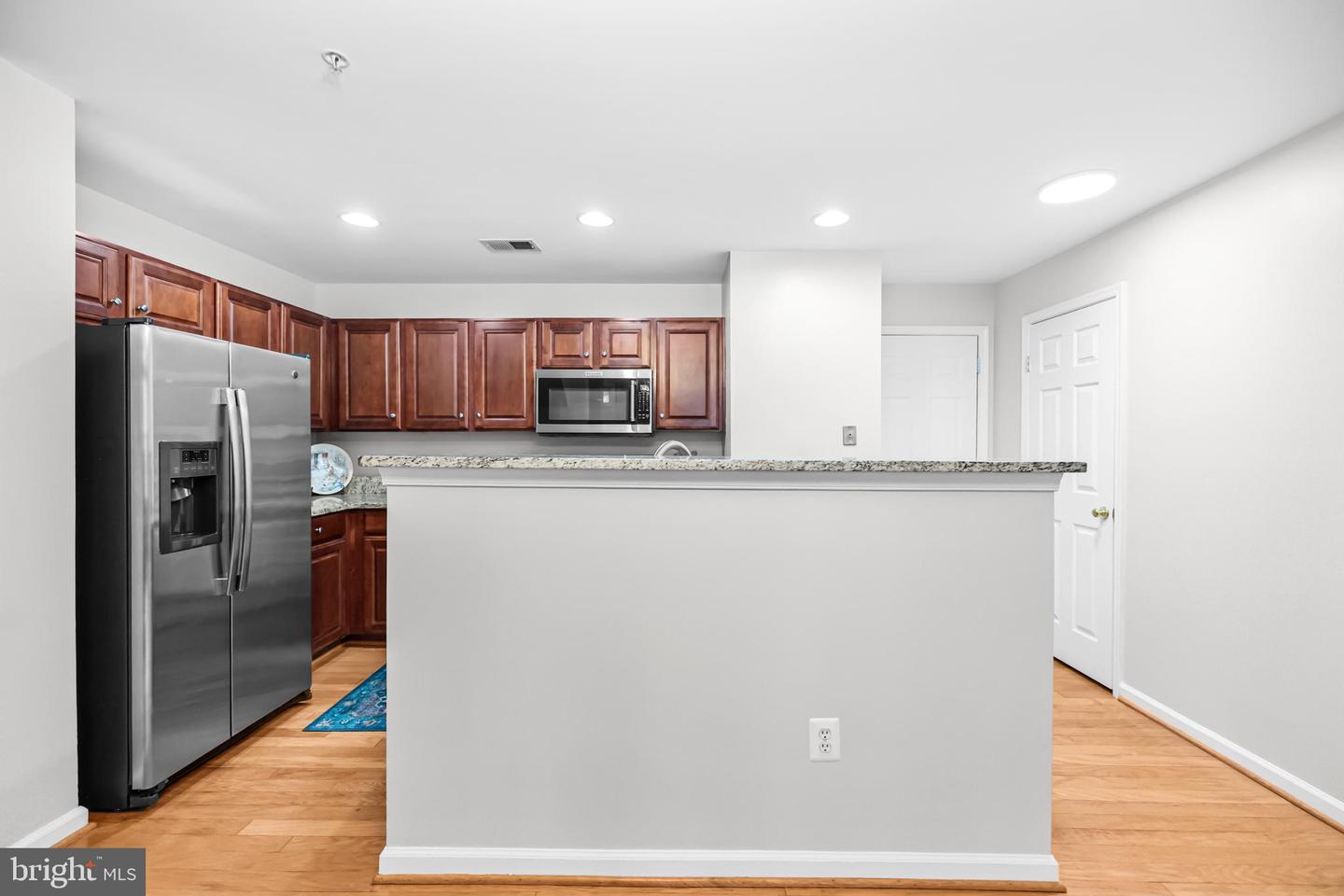 527 CAMERON STATION BLVD, ALEXANDRIA, Virginia 22304, 2 Bedrooms Bedrooms, ,2 BathroomsBathrooms,Residential,For sale,527 CAMERON STATION BLVD,VAAX2053826 MLS # VAAX2053826