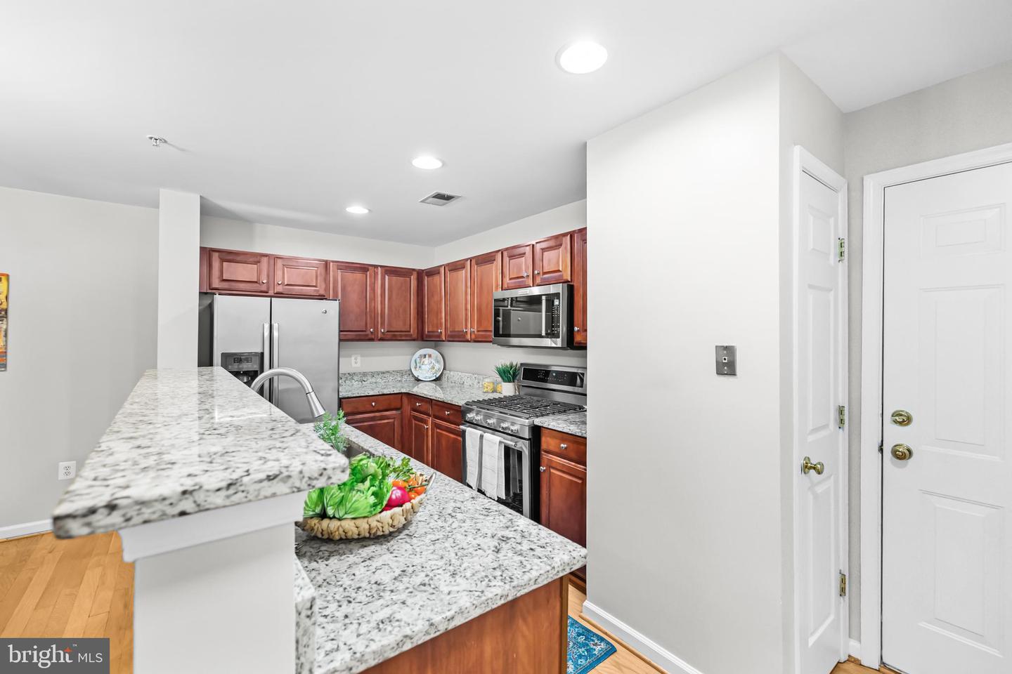 527 CAMERON STATION BLVD, ALEXANDRIA, Virginia 22304, 2 Bedrooms Bedrooms, ,2 BathroomsBathrooms,Residential,For sale,527 CAMERON STATION BLVD,VAAX2053826 MLS # VAAX2053826