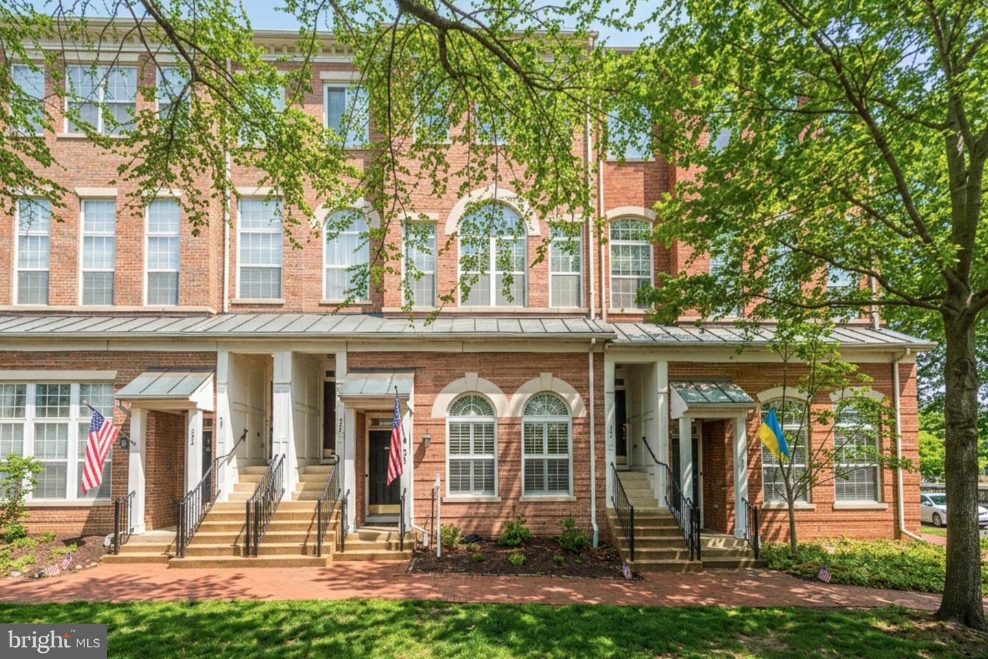 527 CAMERON STATION BLVD, ALEXANDRIA, Virginia 22304, 2 Bedrooms Bedrooms, ,2 BathroomsBathrooms,Residential,For sale,527 CAMERON STATION BLVD,VAAX2053826 MLS # VAAX2053826
