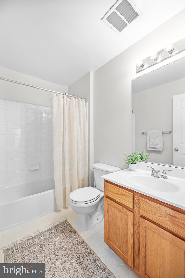 527 CAMERON STATION BLVD, ALEXANDRIA, Virginia 22304, 2 Bedrooms Bedrooms, ,2 BathroomsBathrooms,Residential,For sale,527 CAMERON STATION BLVD,VAAX2053826 MLS # VAAX2053826