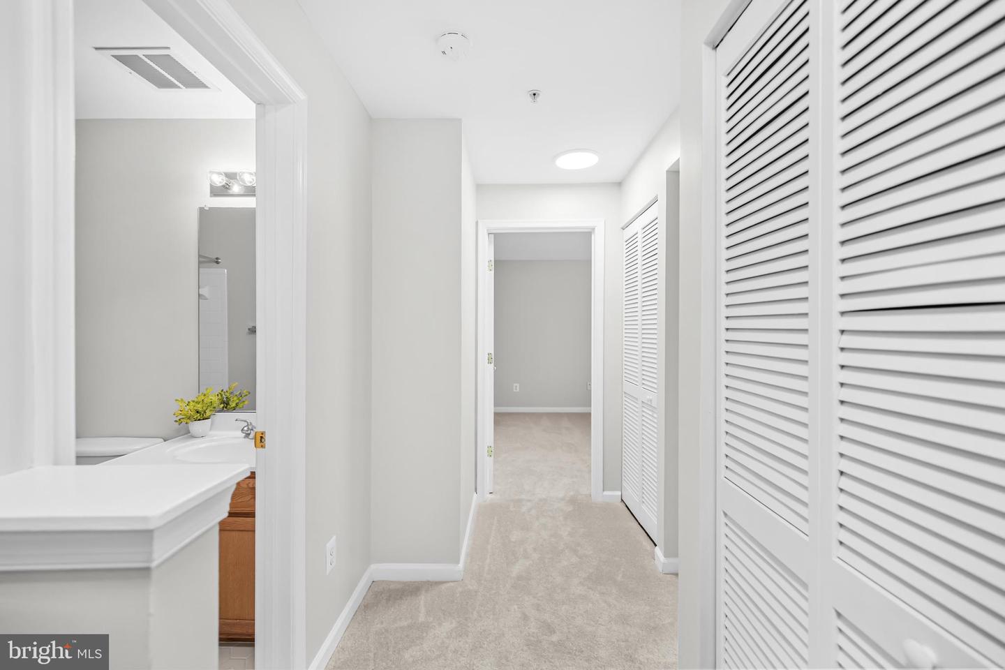 527 CAMERON STATION BLVD, ALEXANDRIA, Virginia 22304, 2 Bedrooms Bedrooms, ,2 BathroomsBathrooms,Residential,For sale,527 CAMERON STATION BLVD,VAAX2053826 MLS # VAAX2053826