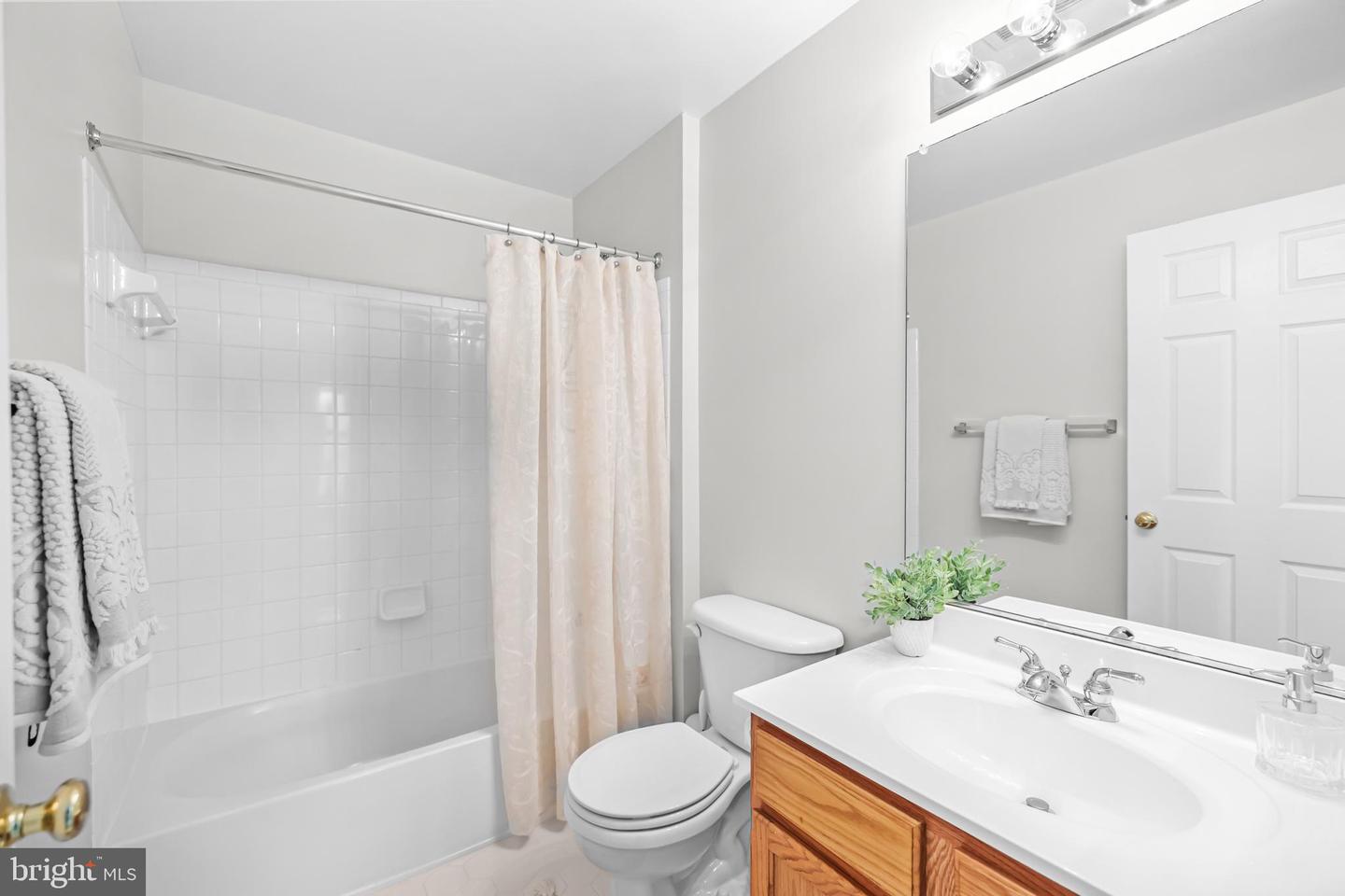 527 CAMERON STATION BLVD, ALEXANDRIA, Virginia 22304, 2 Bedrooms Bedrooms, ,2 BathroomsBathrooms,Residential,For sale,527 CAMERON STATION BLVD,VAAX2053826 MLS # VAAX2053826