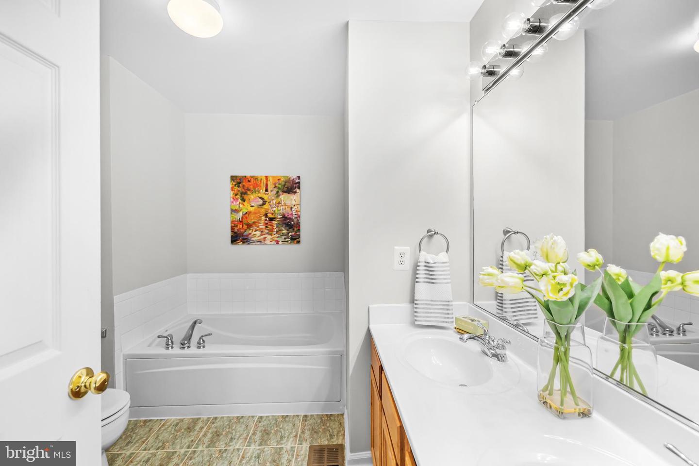 527 CAMERON STATION BLVD, ALEXANDRIA, Virginia 22304, 2 Bedrooms Bedrooms, ,2 BathroomsBathrooms,Residential,For sale,527 CAMERON STATION BLVD,VAAX2053826 MLS # VAAX2053826