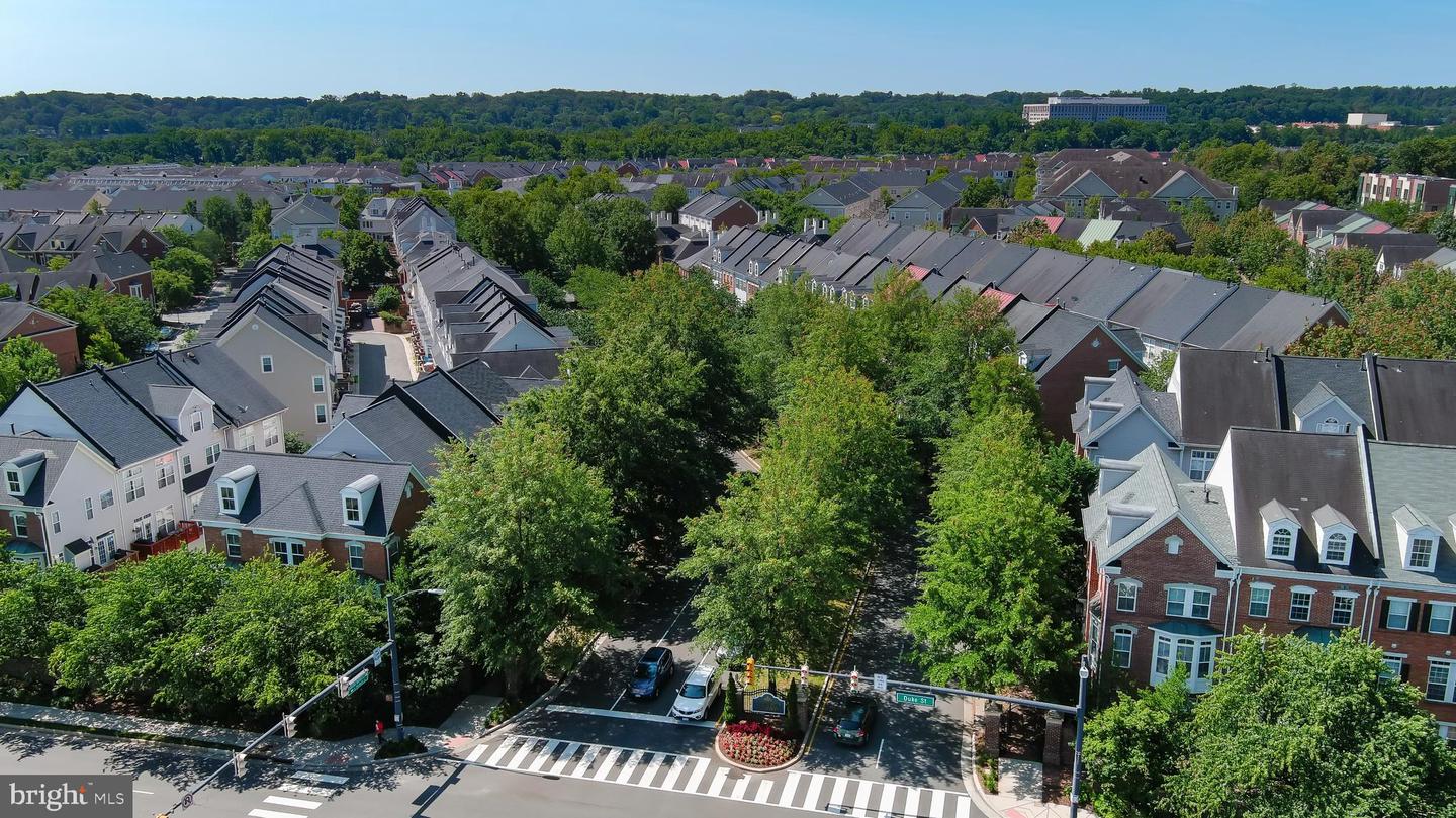 527 CAMERON STATION BLVD, ALEXANDRIA, Virginia 22304, 2 Bedrooms Bedrooms, ,2 BathroomsBathrooms,Residential,For sale,527 CAMERON STATION BLVD,VAAX2053826 MLS # VAAX2053826