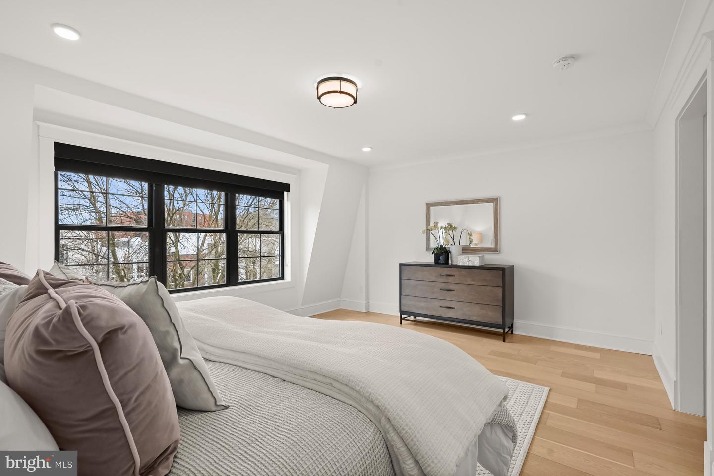 3719 R ST NW, WASHINGTON, District Of Columbia 20007, 4 Bedrooms Bedrooms, ,4 BathroomsBathrooms,Residential,For sale,3719 R ST NW,DCDC2245168 MLS # DCDC2245168