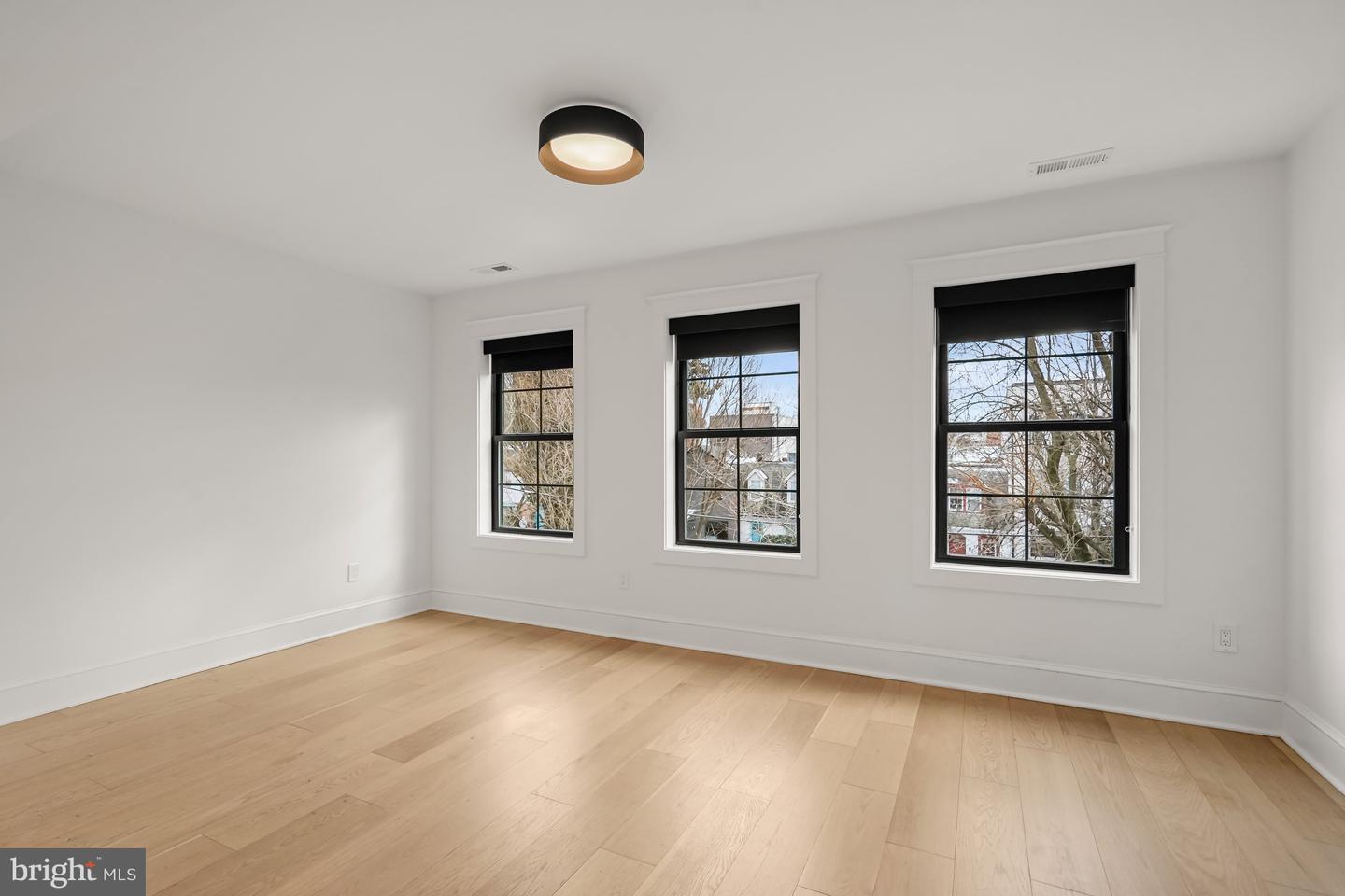 3719 R ST NW, WASHINGTON, District Of Columbia 20007, 4 Bedrooms Bedrooms, ,4 BathroomsBathrooms,Residential,For sale,3719 R ST NW,DCDC2245168 MLS # DCDC2245168