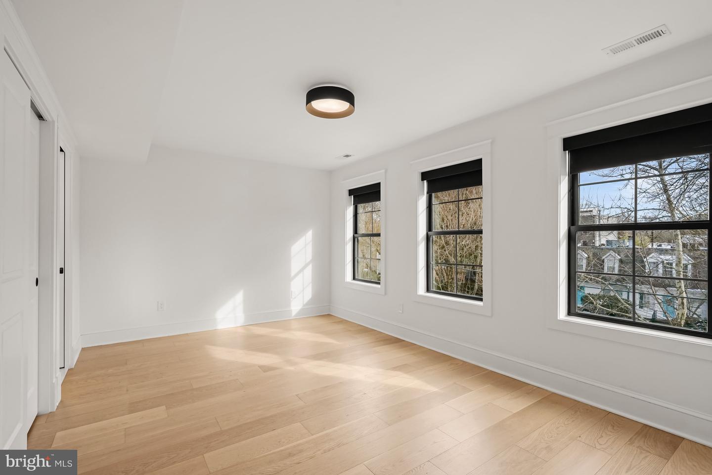 3719 R ST NW, WASHINGTON, District Of Columbia 20007, 4 Bedrooms Bedrooms, ,4 BathroomsBathrooms,Residential,For sale,3719 R ST NW,DCDC2245168 MLS # DCDC2245168