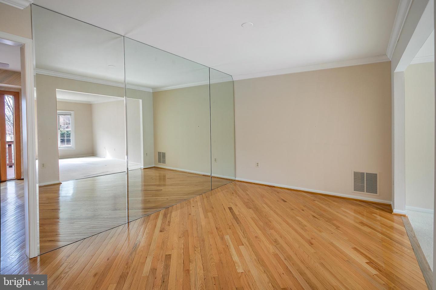 7205 GENTIAN CT, SPRINGFIELD, Virginia 22152, 3 Bedrooms Bedrooms, ,2 BathroomsBathrooms,Residential,For sale,7205 GENTIAN CT,VAFX2289794 MLS # VAFX2289794