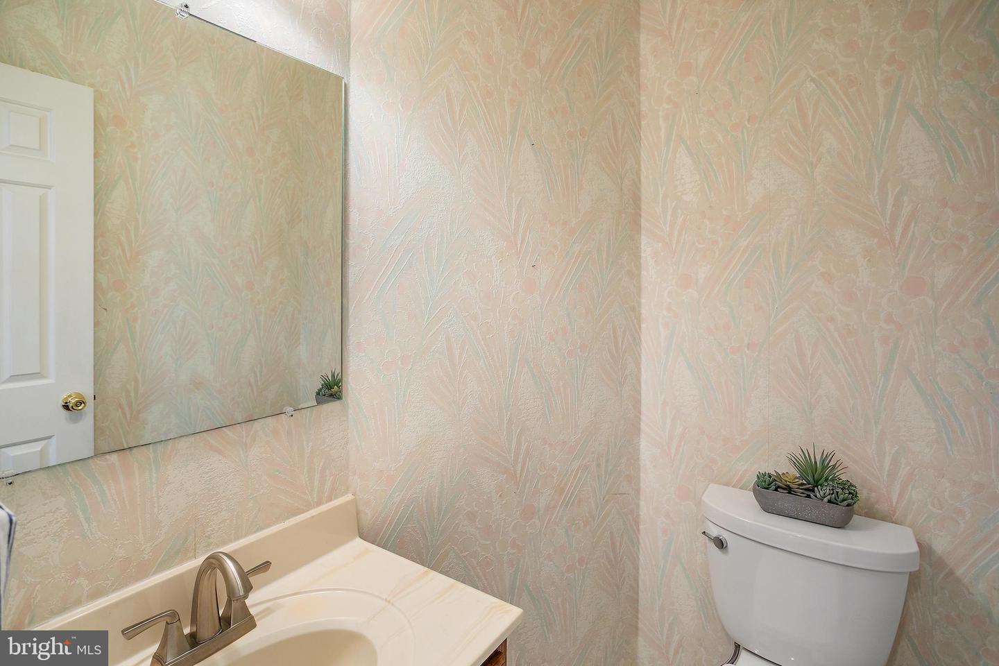 7205 GENTIAN CT, SPRINGFIELD, Virginia 22152, 3 Bedrooms Bedrooms, ,2 BathroomsBathrooms,Residential,For sale,7205 GENTIAN CT,VAFX2289794 MLS # VAFX2289794