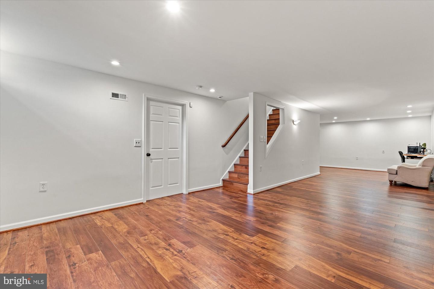 8812 SURREY CT, ALEXANDRIA, Virginia 22309, 4 Bedrooms Bedrooms, ,3 BathroomsBathrooms,Residential,For sale,8812 SURREY CT,VAFX2290254 MLS # VAFX2290254