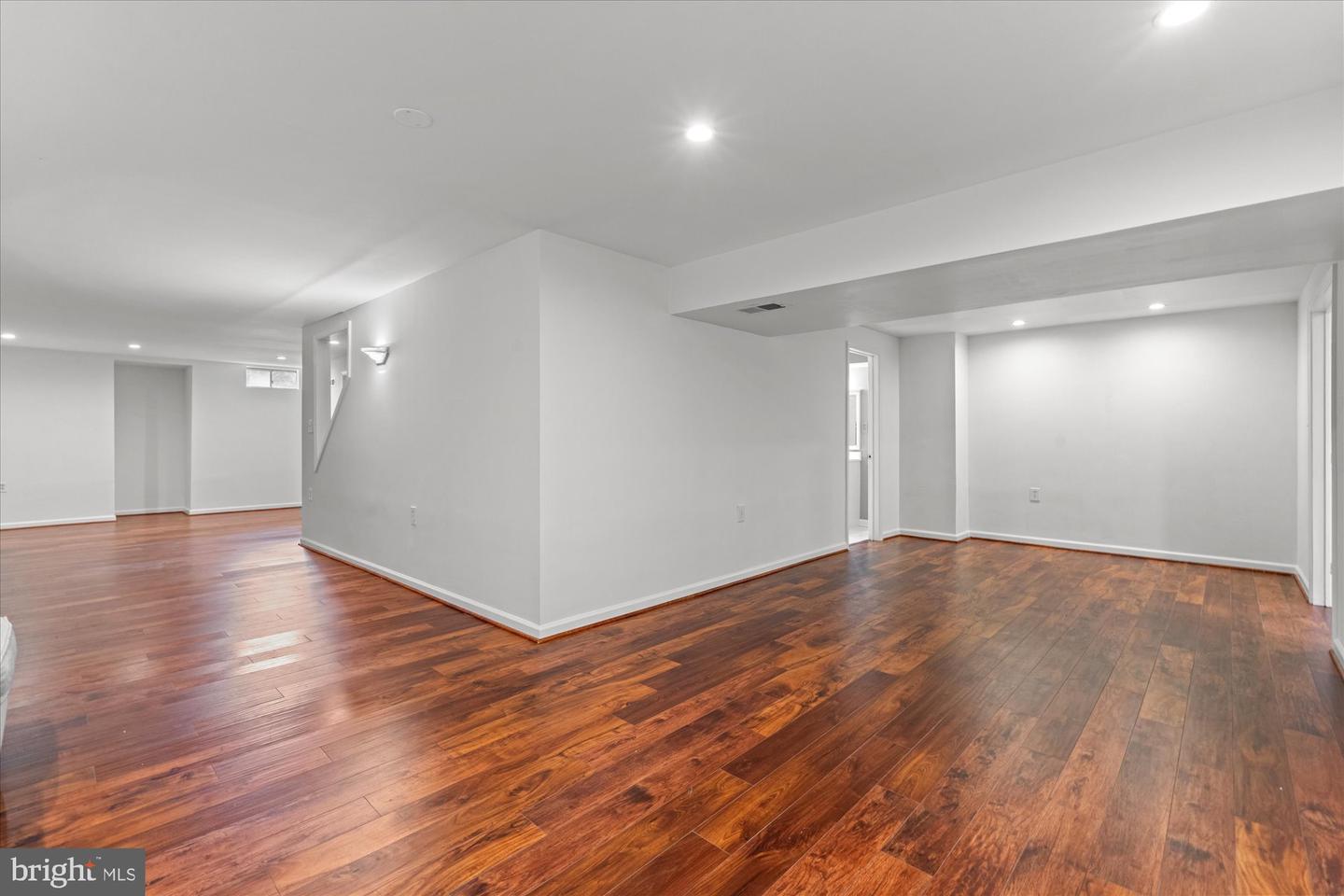 8812 SURREY CT, ALEXANDRIA, Virginia 22309, 4 Bedrooms Bedrooms, ,3 BathroomsBathrooms,Residential,For sale,8812 SURREY CT,VAFX2290254 MLS # VAFX2290254