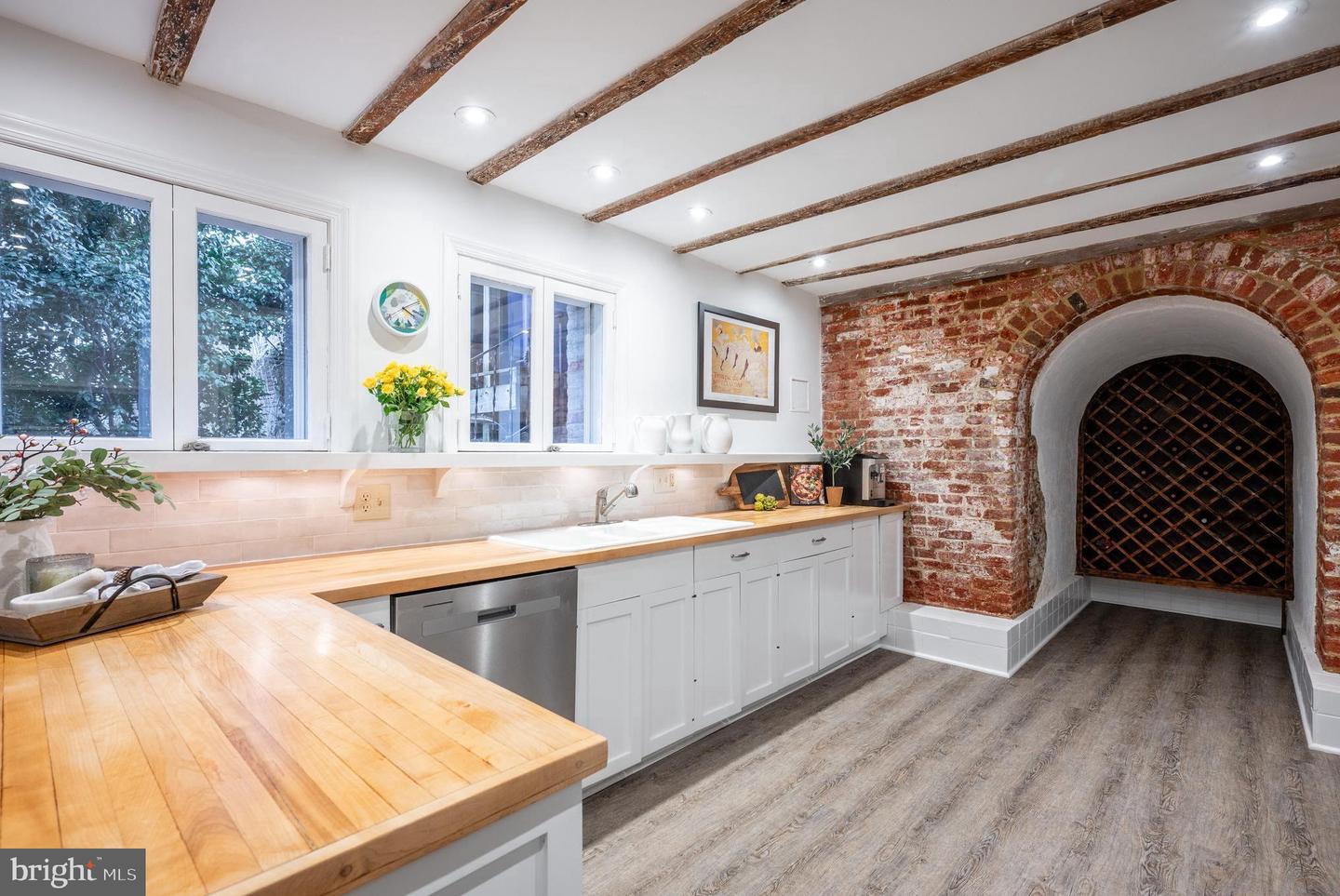 430 S LEE ST, ALEXANDRIA, Virginia 22314, 4 Bedrooms Bedrooms, ,3 BathroomsBathrooms,Residential,For sale,430 S LEE ST,VAAX2054016 MLS # VAAX2054016