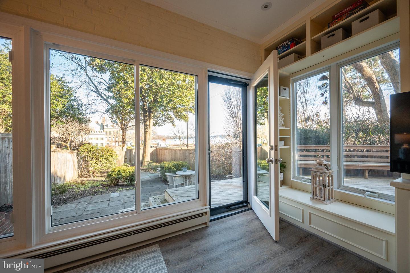 430 S LEE ST, ALEXANDRIA, Virginia 22314, 4 Bedrooms Bedrooms, ,3 BathroomsBathrooms,Residential,For sale,430 S LEE ST,VAAX2054016 MLS # VAAX2054016