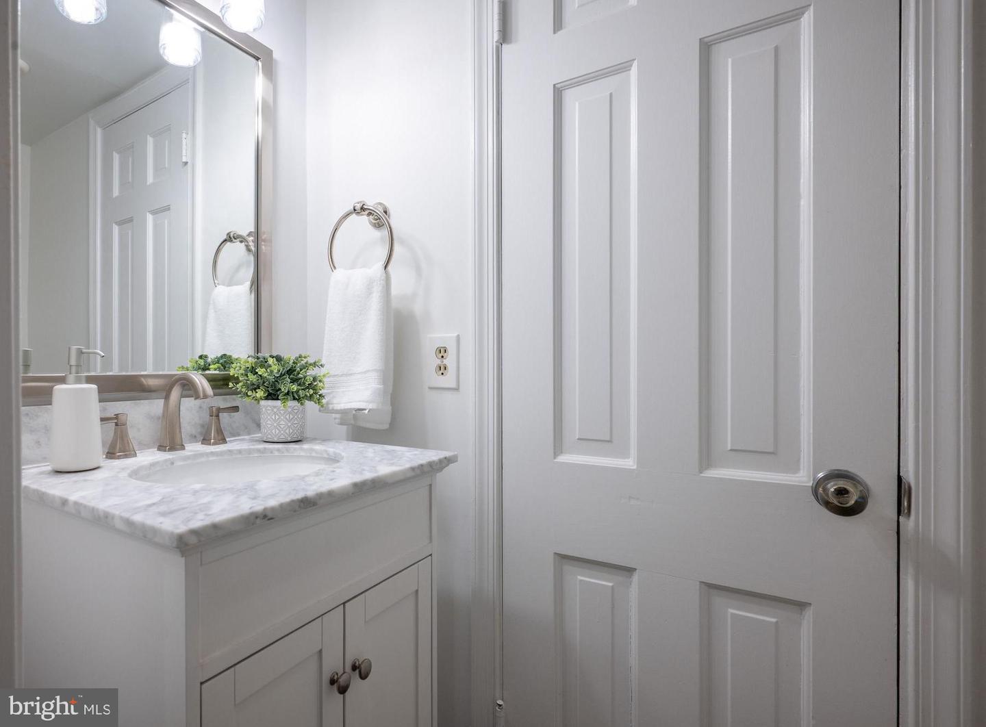 430 S LEE ST, ALEXANDRIA, Virginia 22314, 4 Bedrooms Bedrooms, ,3 BathroomsBathrooms,Residential,For sale,430 S LEE ST,VAAX2054016 MLS # VAAX2054016