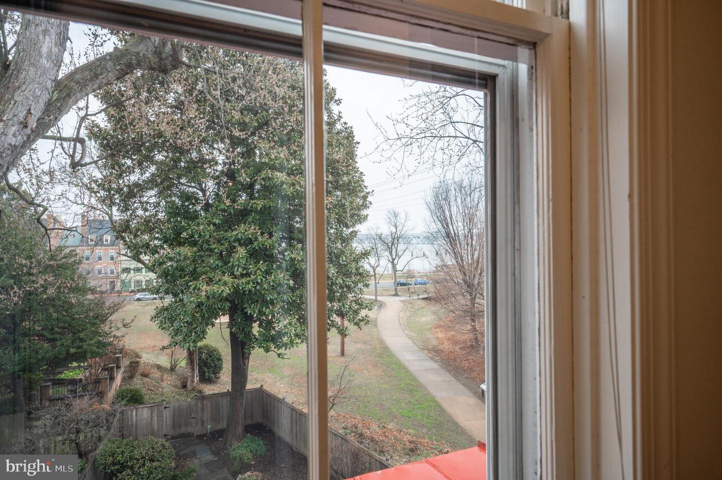 430 S LEE ST, ALEXANDRIA, Virginia 22314, 4 Bedrooms Bedrooms, ,3 BathroomsBathrooms,Residential,For sale,430 S LEE ST,VAAX2054016 MLS # VAAX2054016