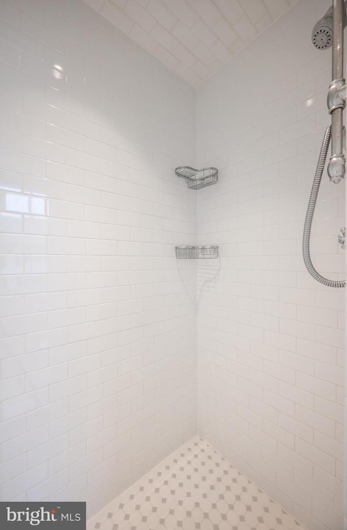 430 S LEE ST, ALEXANDRIA, Virginia 22314, 4 Bedrooms Bedrooms, ,3 BathroomsBathrooms,Residential,For sale,430 S LEE ST,VAAX2054016 MLS # VAAX2054016