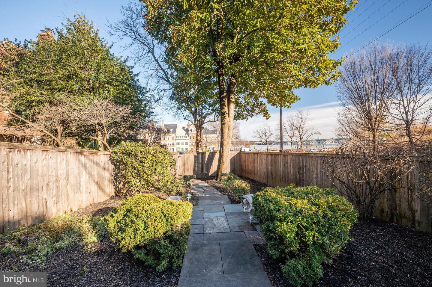 430 S LEE ST, ALEXANDRIA, Virginia 22314, 4 Bedrooms Bedrooms, ,3 BathroomsBathrooms,Residential,For sale,430 S LEE ST,VAAX2054016 MLS # VAAX2054016