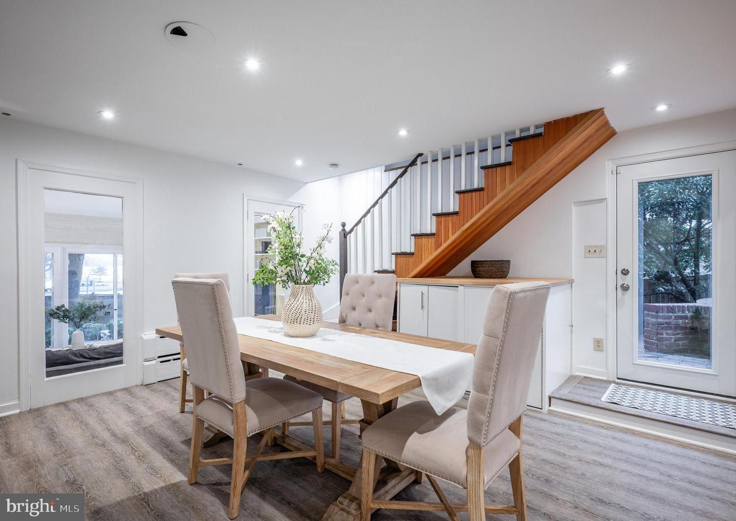 430 S LEE ST, ALEXANDRIA, Virginia 22314, 4 Bedrooms Bedrooms, ,3 BathroomsBathrooms,Residential,For sale,430 S LEE ST,VAAX2054016 MLS # VAAX2054016