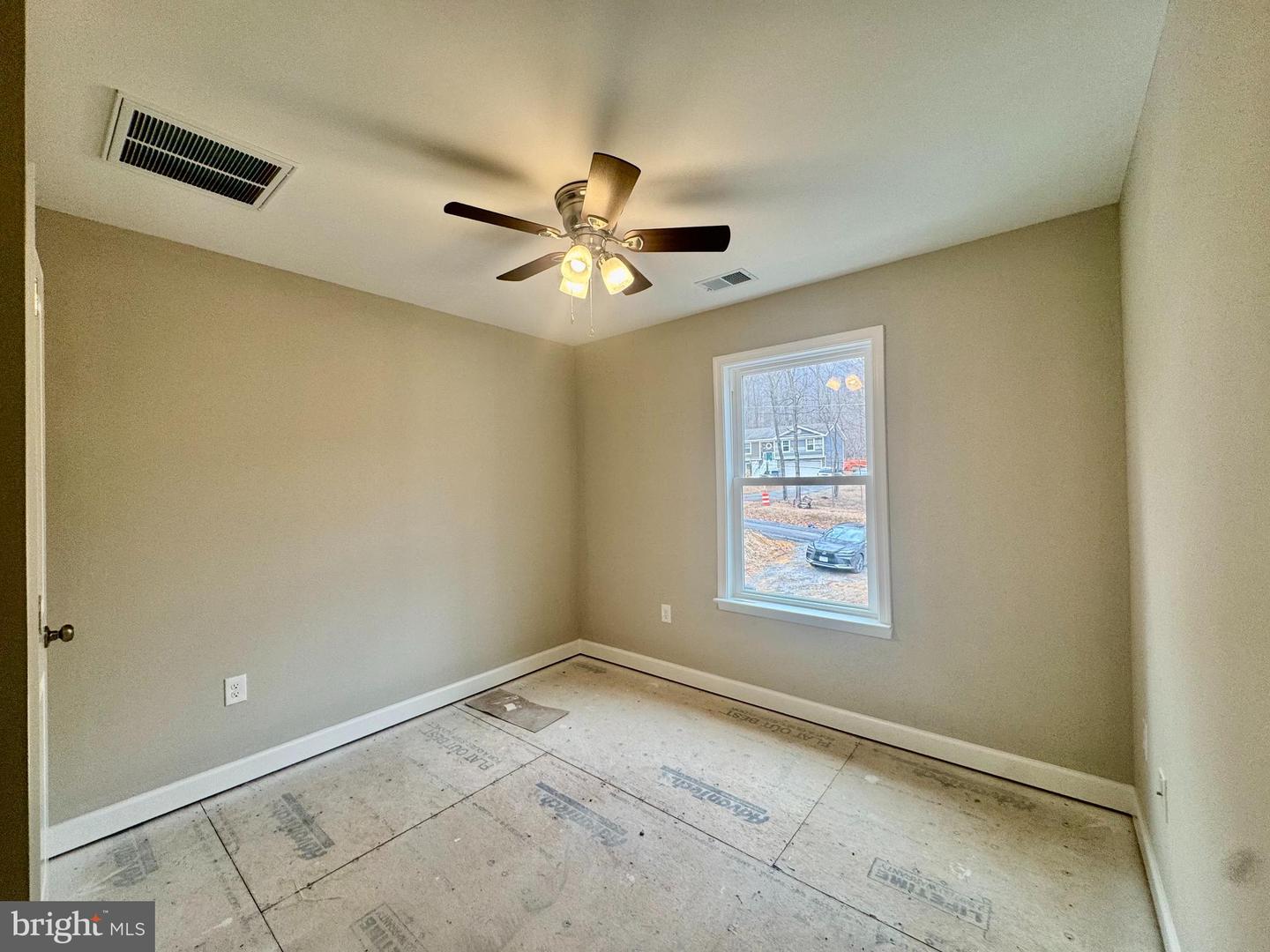 215 COCHISE TRL, WINCHESTER, Virginia 22602, 3 Bedrooms Bedrooms, ,2 BathroomsBathrooms,Residential,For sale,215 COCHISE TRL,VAFV2039592 MLS # VAFV2039592