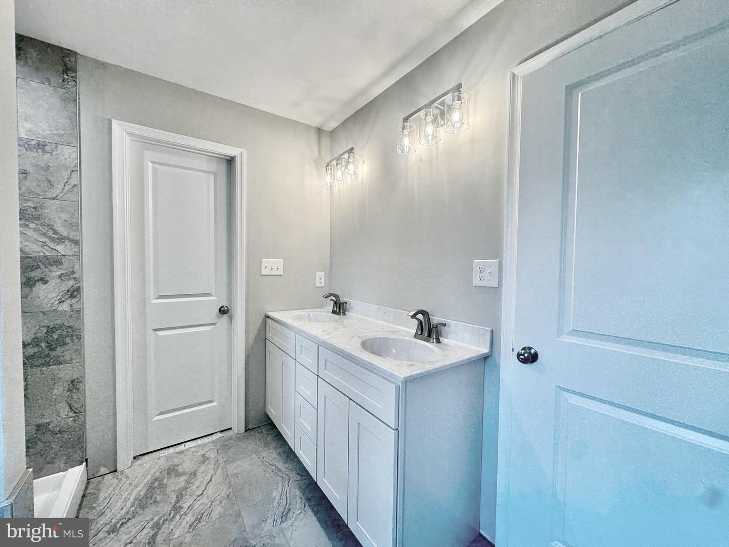 215 COCHISE TRL, WINCHESTER, Virginia 22602, 3 Bedrooms Bedrooms, ,2 BathroomsBathrooms,Residential,For sale,215 COCHISE TRL,VAFV2039592 MLS # VAFV2039592