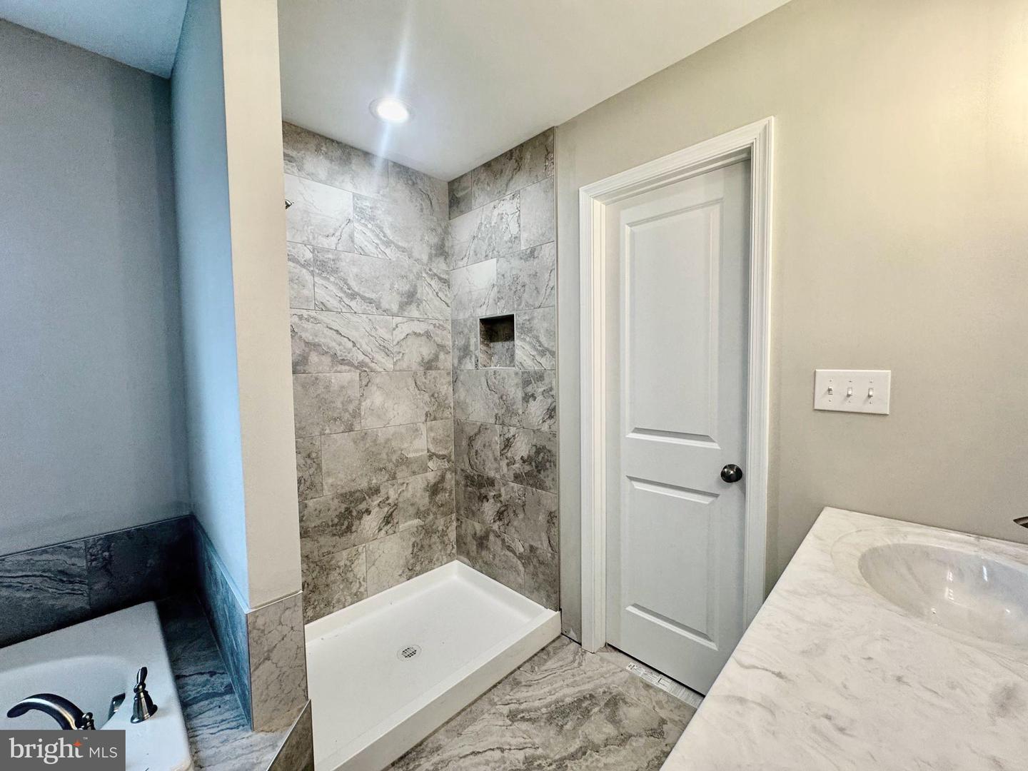 215 COCHISE TRL, WINCHESTER, Virginia 22602, 3 Bedrooms Bedrooms, ,2 BathroomsBathrooms,Residential,For sale,215 COCHISE TRL,VAFV2039592 MLS # VAFV2039592