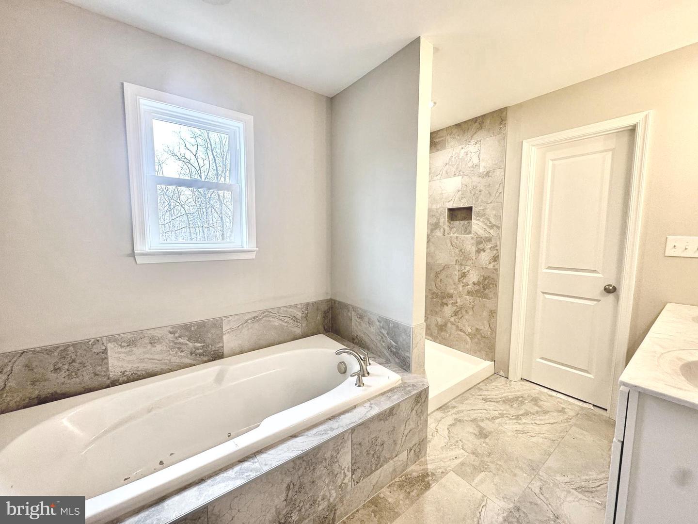 215 COCHISE TRL, WINCHESTER, Virginia 22602, 3 Bedrooms Bedrooms, ,2 BathroomsBathrooms,Residential,For sale,215 COCHISE TRL,VAFV2039592 MLS # VAFV2039592