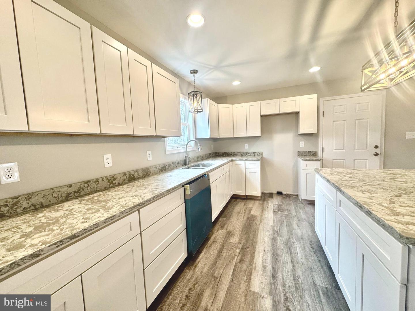 215 COCHISE TRL, WINCHESTER, Virginia 22602, 3 Bedrooms Bedrooms, ,2 BathroomsBathrooms,Residential,For sale,215 COCHISE TRL,VAFV2039592 MLS # VAFV2039592