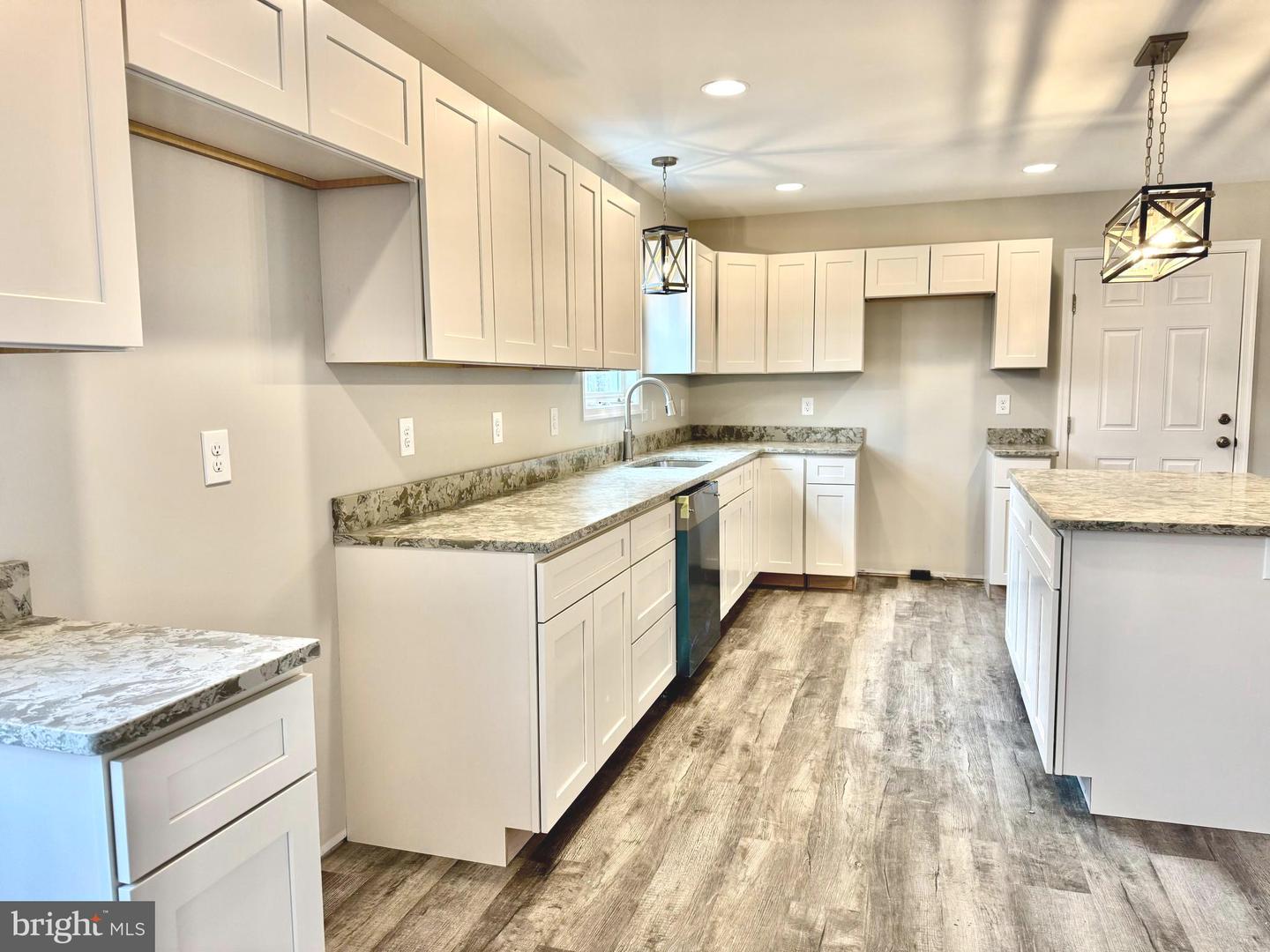 215 COCHISE TRL, WINCHESTER, Virginia 22602, 3 Bedrooms Bedrooms, ,2 BathroomsBathrooms,Residential,For sale,215 COCHISE TRL,VAFV2039592 MLS # VAFV2039592