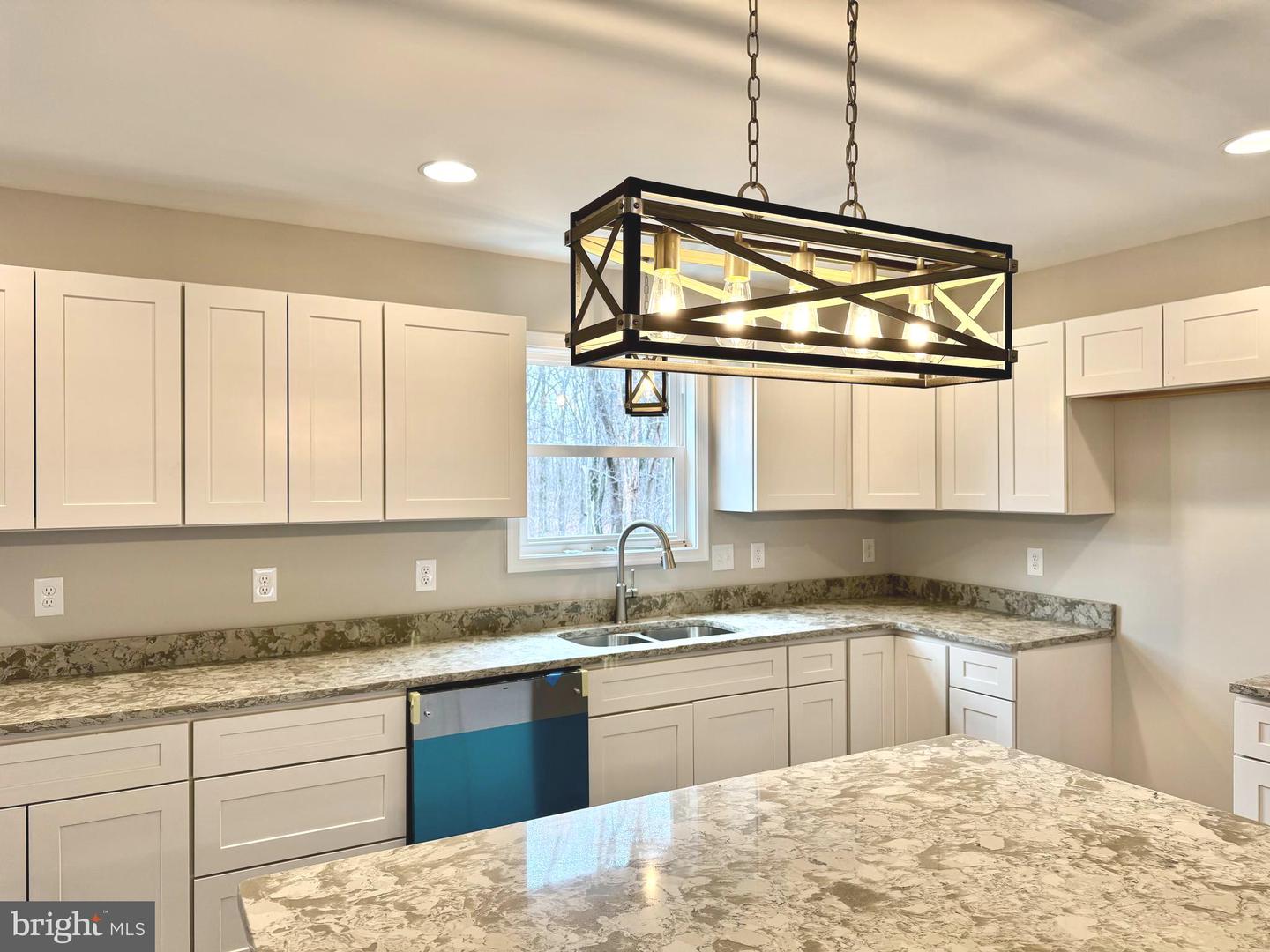 215 COCHISE TRL, WINCHESTER, Virginia 22602, 3 Bedrooms Bedrooms, ,2 BathroomsBathrooms,Residential,For sale,215 COCHISE TRL,VAFV2039592 MLS # VAFV2039592