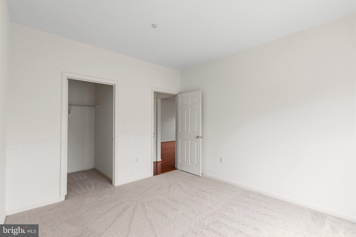 4131 FOUNTAINSIDE LN #202, FAIRFAX, Virginia 22030, 3 Bedrooms Bedrooms, 7 Rooms Rooms,2 BathroomsBathrooms,Residential,For sale,4131 FOUNTAINSIDE LN #202,VAFX2291226 MLS # VAFX2291226