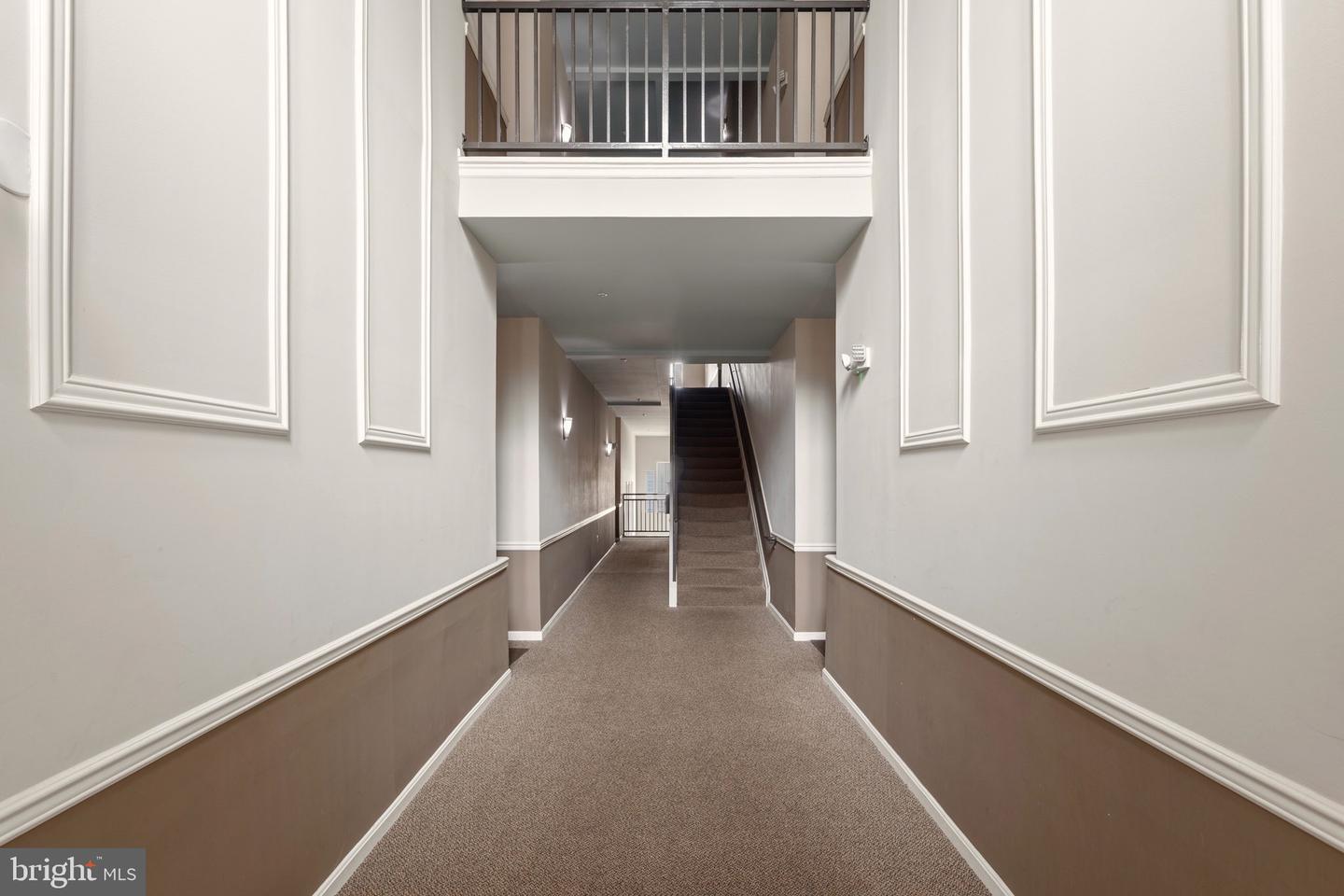 4131 FOUNTAINSIDE LN #202, FAIRFAX, Virginia 22030, 3 Bedrooms Bedrooms, 7 Rooms Rooms,2 BathroomsBathrooms,Residential,For sale,4131 FOUNTAINSIDE LN #202,VAFX2291226 MLS # VAFX2291226