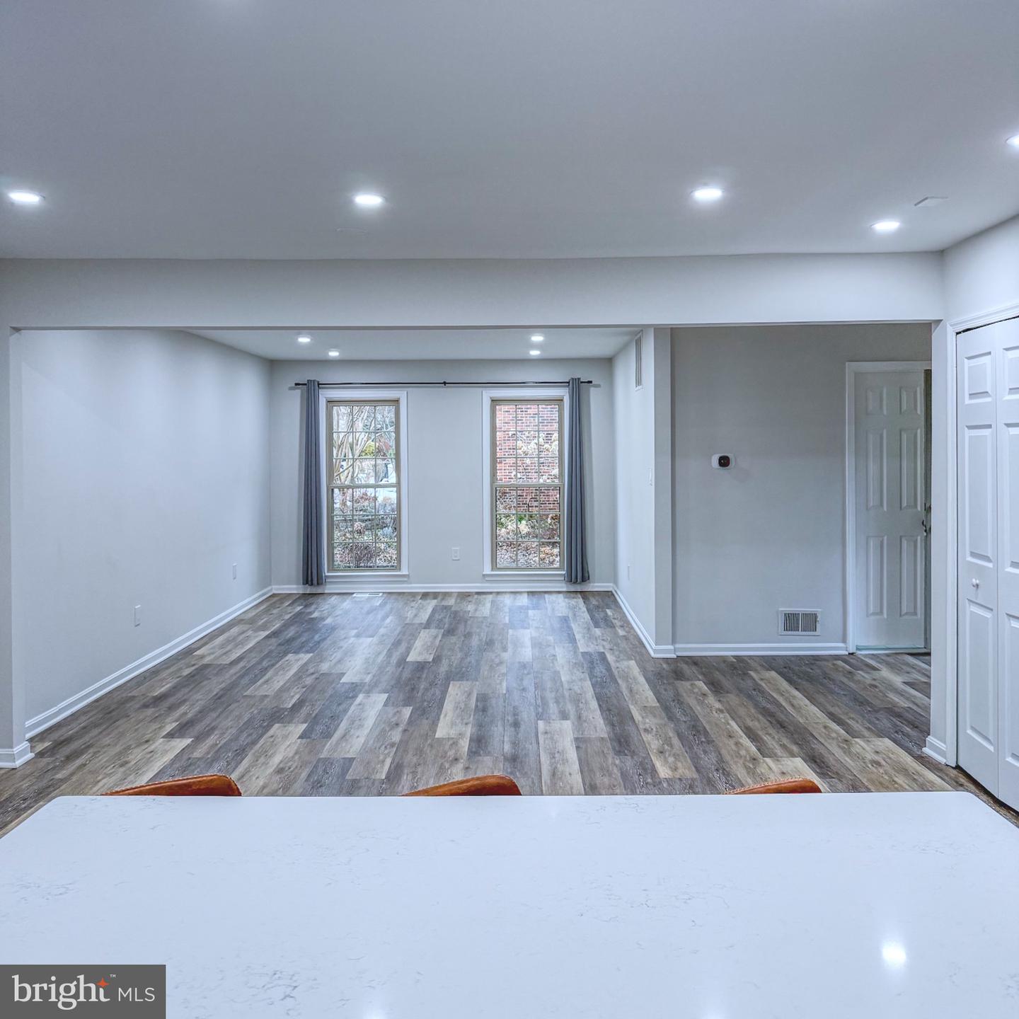 10321 HAMPSHIRE GREEN AVE, FAIRFAX, Virginia 22032, 3 Bedrooms Bedrooms, ,3 BathroomsBathrooms,Residential,For sale,10321 HAMPSHIRE GREEN AVE,VAFX2291516 MLS # VAFX2291516