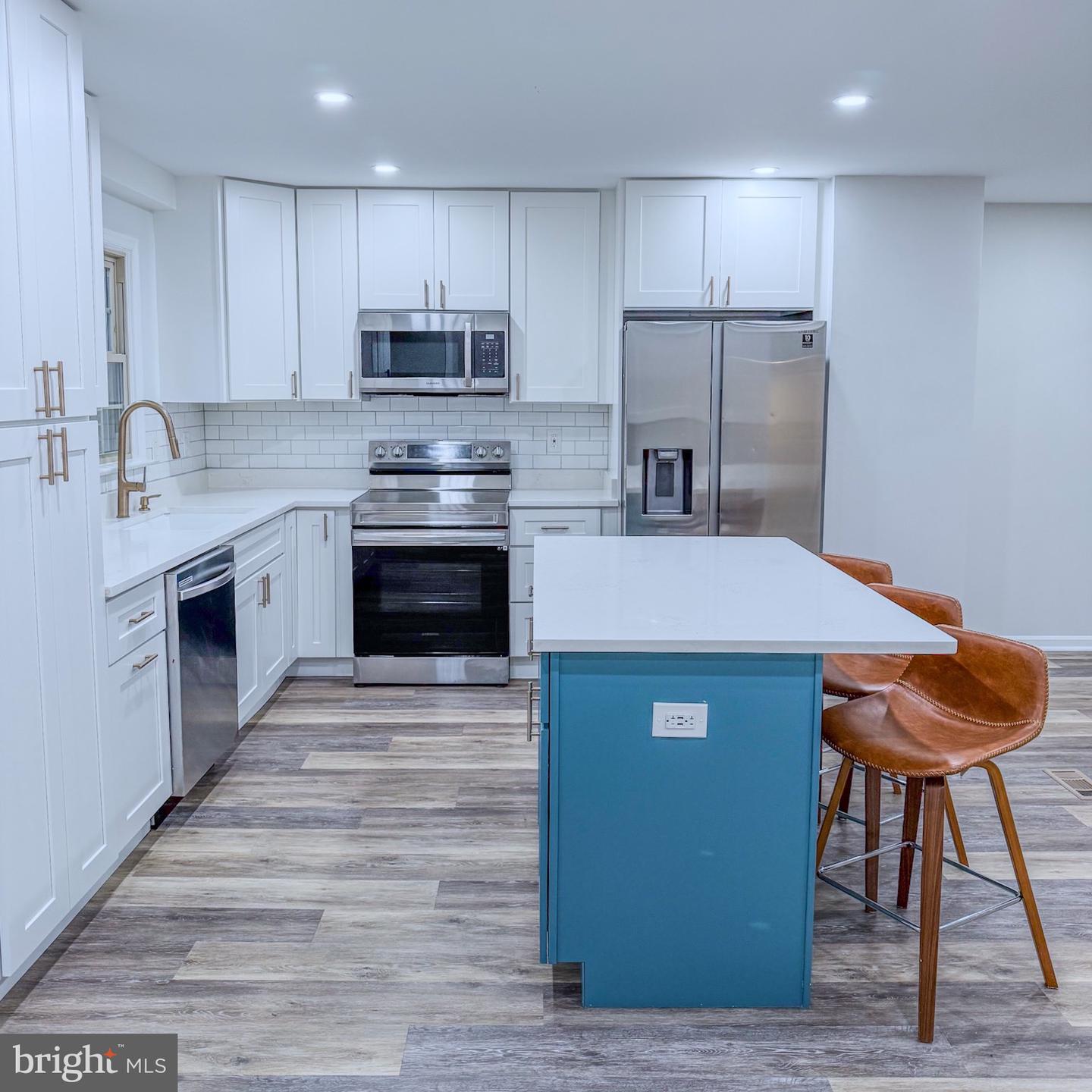 10321 HAMPSHIRE GREEN AVE, FAIRFAX, Virginia 22032, 3 Bedrooms Bedrooms, ,3 BathroomsBathrooms,Residential,For sale,10321 HAMPSHIRE GREEN AVE,VAFX2291516 MLS # VAFX2291516