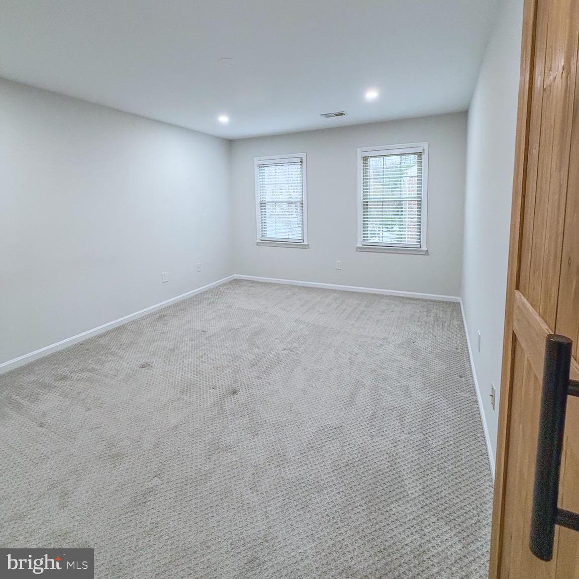 10321 HAMPSHIRE GREEN AVE, FAIRFAX, Virginia 22032, 3 Bedrooms Bedrooms, ,3 BathroomsBathrooms,Residential,For sale,10321 HAMPSHIRE GREEN AVE,VAFX2291516 MLS # VAFX2291516