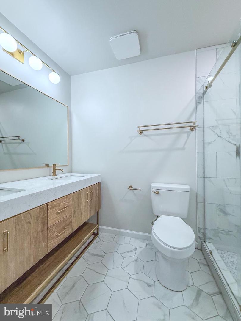 10321 HAMPSHIRE GREEN AVE, FAIRFAX, Virginia 22032, 3 Bedrooms Bedrooms, ,3 BathroomsBathrooms,Residential,For sale,10321 HAMPSHIRE GREEN AVE,VAFX2291516 MLS # VAFX2291516