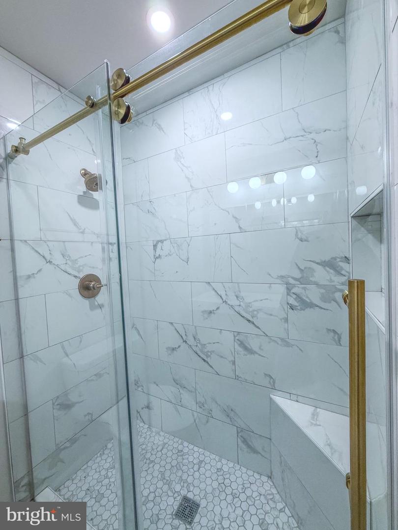 10321 HAMPSHIRE GREEN AVE, FAIRFAX, Virginia 22032, 3 Bedrooms Bedrooms, ,3 BathroomsBathrooms,Residential,For sale,10321 HAMPSHIRE GREEN AVE,VAFX2291516 MLS # VAFX2291516