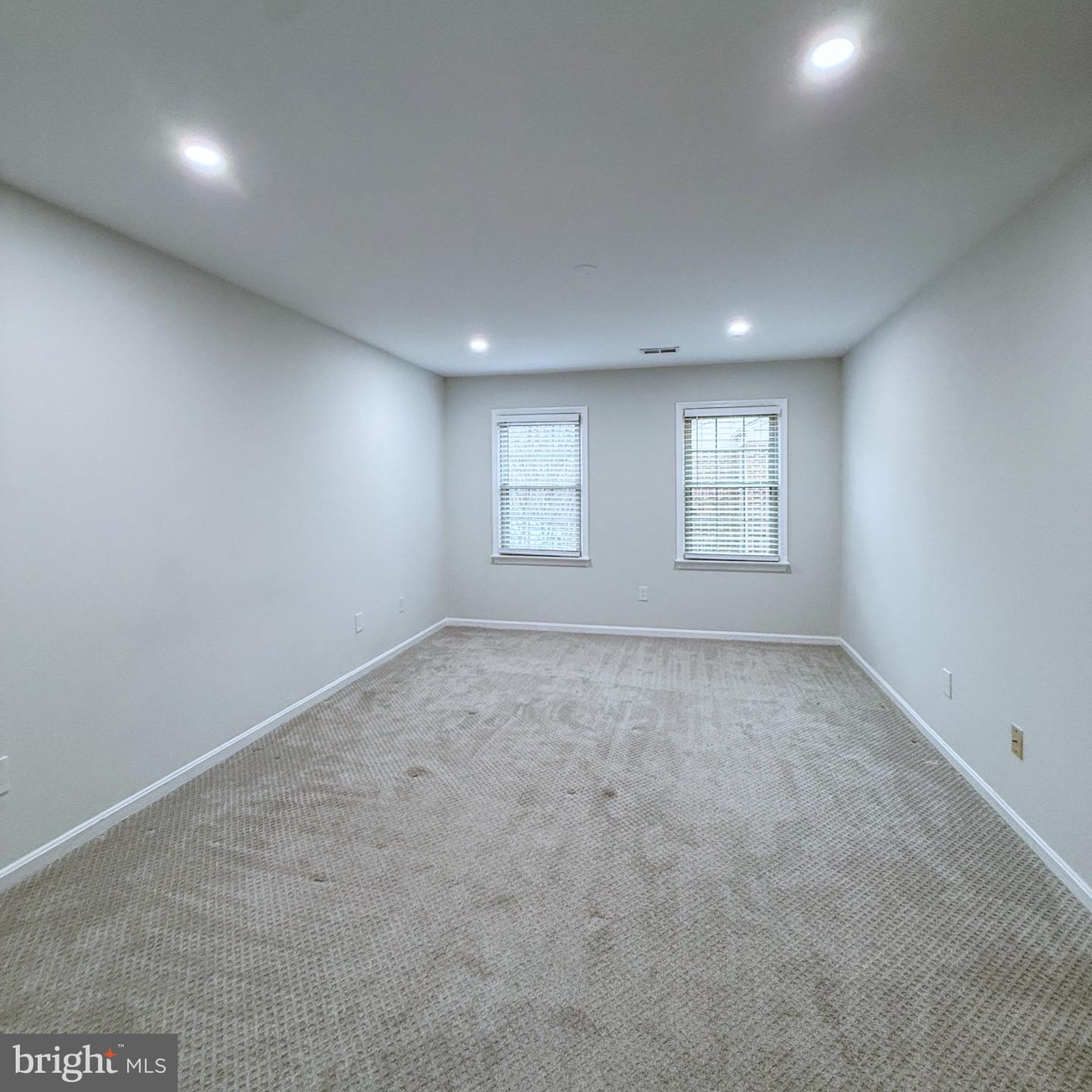 10321 HAMPSHIRE GREEN AVE, FAIRFAX, Virginia 22032, 3 Bedrooms Bedrooms, ,3 BathroomsBathrooms,Residential,For sale,10321 HAMPSHIRE GREEN AVE,VAFX2291516 MLS # VAFX2291516